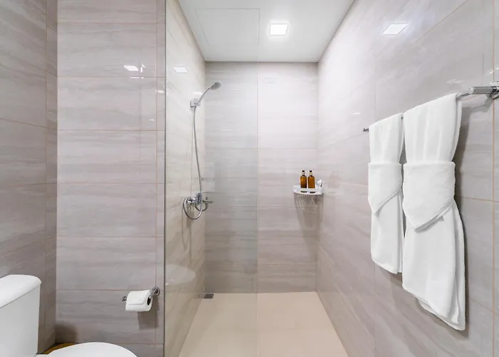 Ocean View With Infinity Pool, Gym & Free Breakfast, Near Okada, Solaire & Moa Apartamento